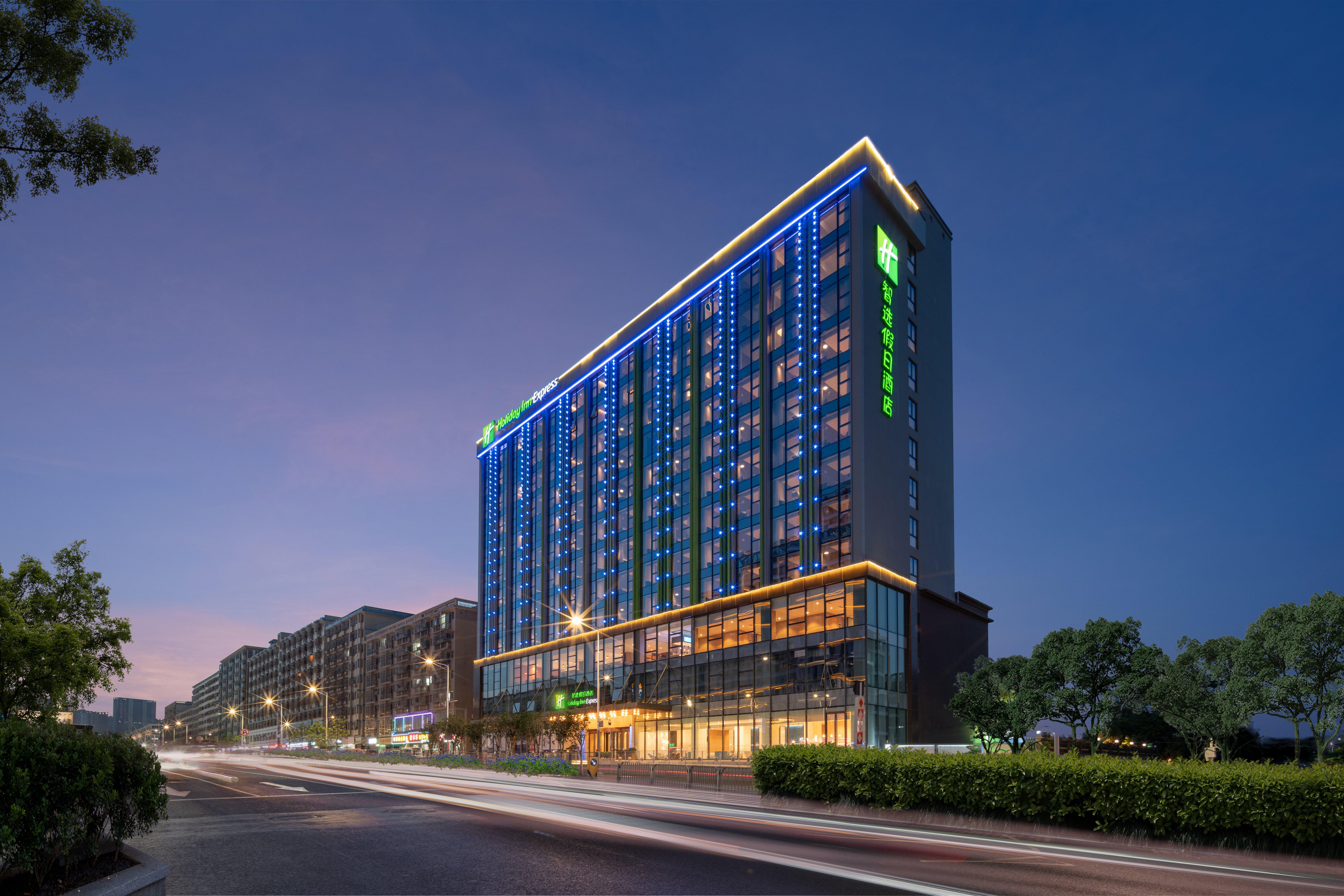 Holiday Inn Express Shenzhen Longhua By Ihg Zewnętrze zdjęcie